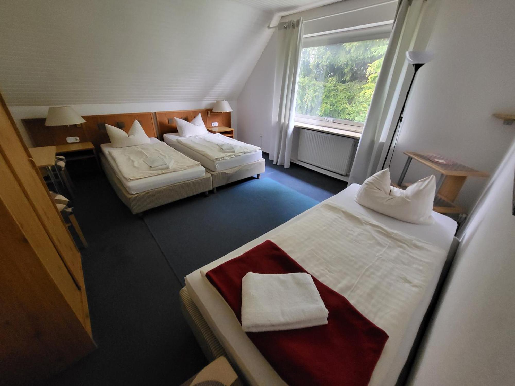 Triple Room,1662313943:JPEG